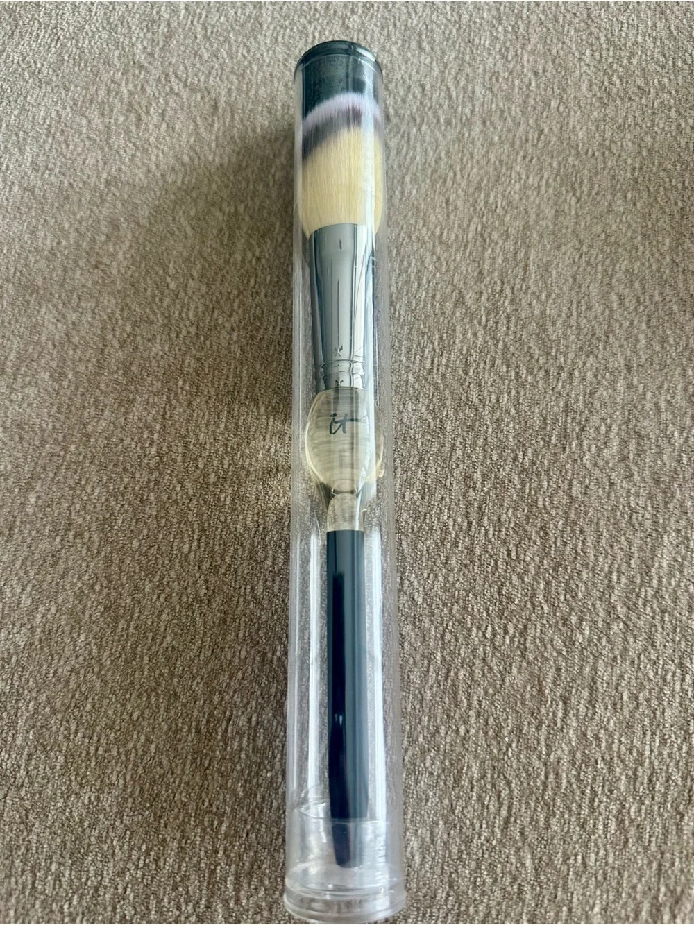 It Cosmetics Heavenly Luxe French Boutique Brush No. 4
